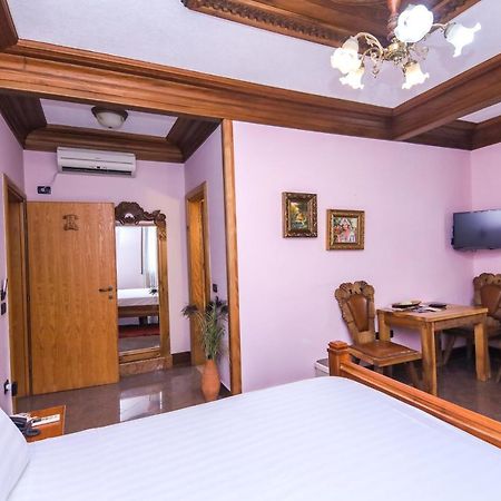 Brilant Antik Center Hotel Tirana Zewnętrze zdjęcie