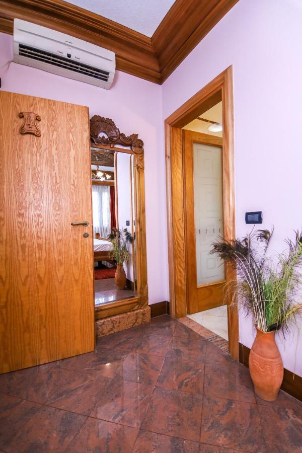 Brilant Antik Center Hotel Tirana Zewnętrze zdjęcie