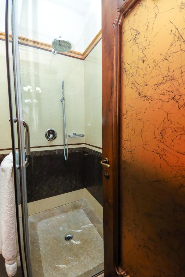 Brilant Antik Center Hotel Tirana Zewnętrze zdjęcie
