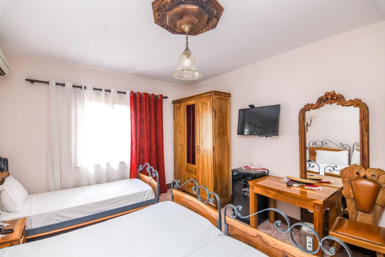 Brilant Antik Center Hotel Tirana Zewnętrze zdjęcie