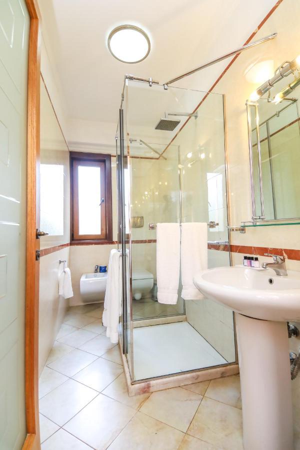 Brilant Antik Center Hotel Tirana Zewnętrze zdjęcie
