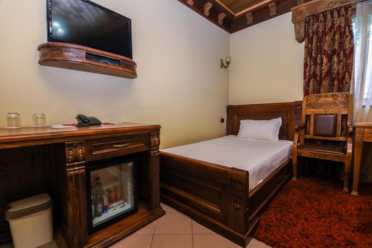 Brilant Antik Center Hotel Tirana Zewnętrze zdjęcie
