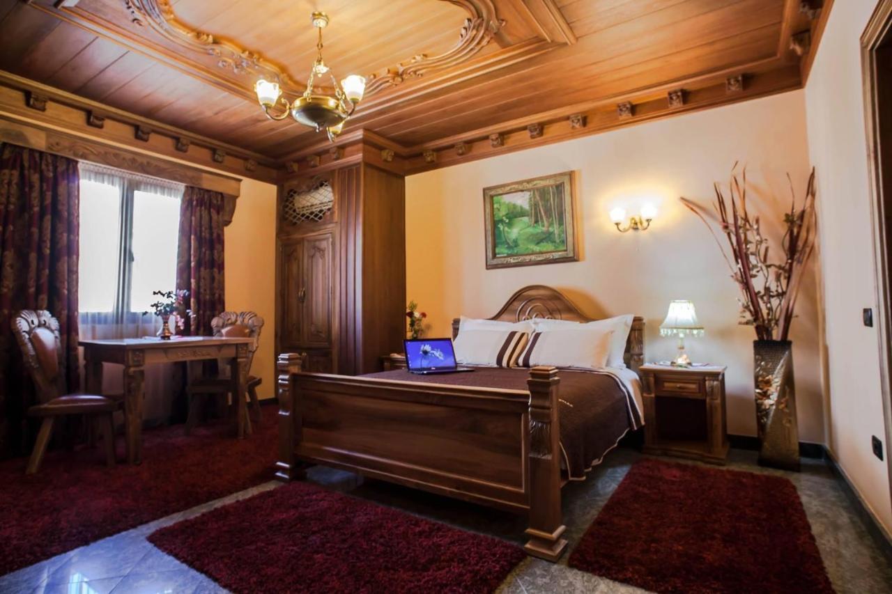 Brilant Antik Center Hotel Tirana Zewnętrze zdjęcie