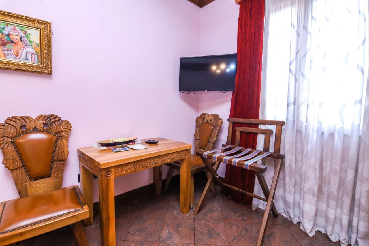 Brilant Antik Center Hotel Tirana Zewnętrze zdjęcie