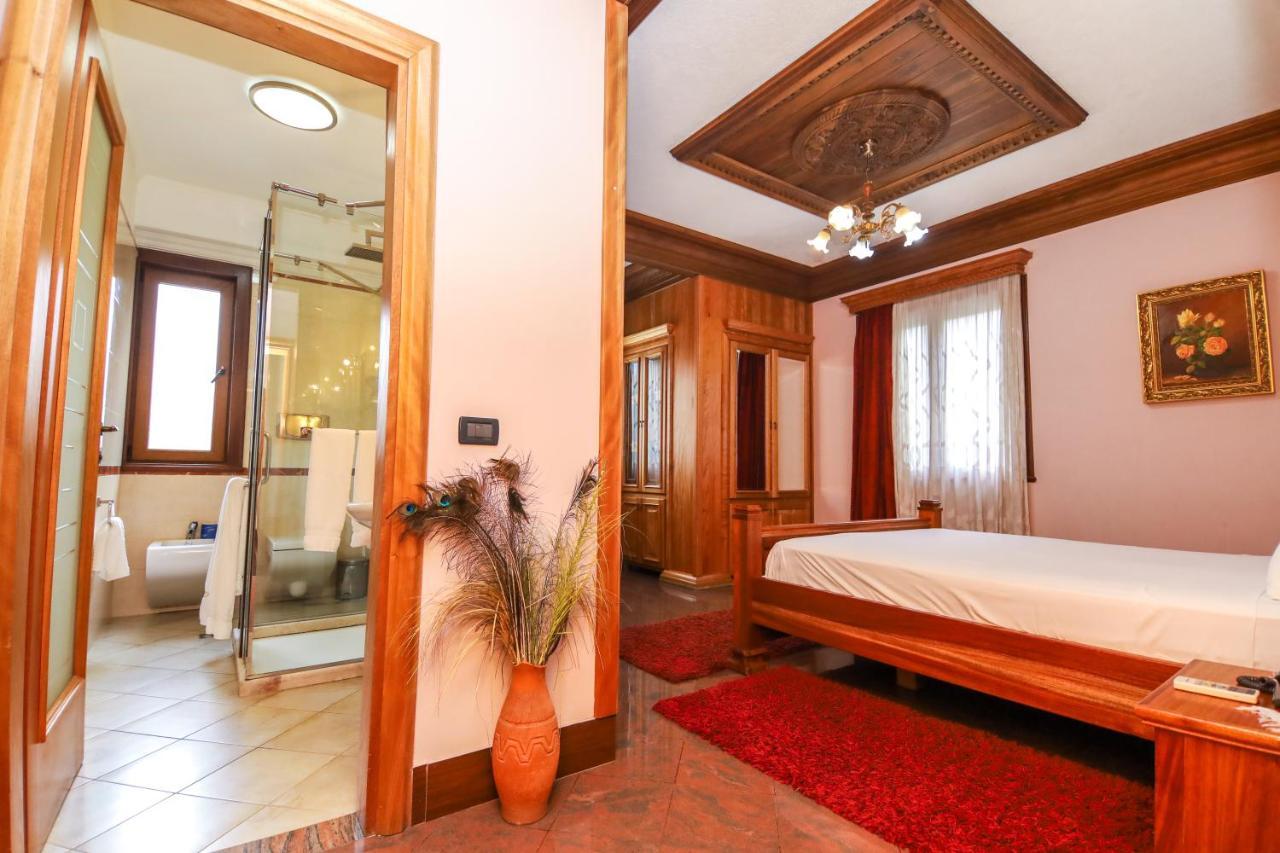 Brilant Antik Center Hotel Tirana Zewnętrze zdjęcie