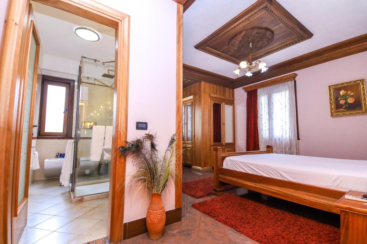 Brilant Antik Center Hotel Tirana Zewnętrze zdjęcie