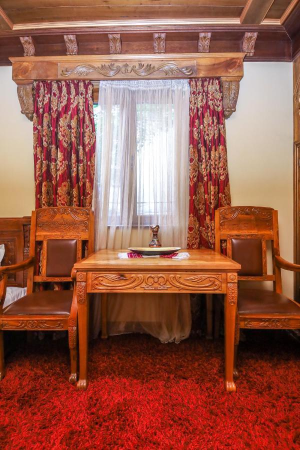 Brilant Antik Center Hotel Tirana Zewnętrze zdjęcie